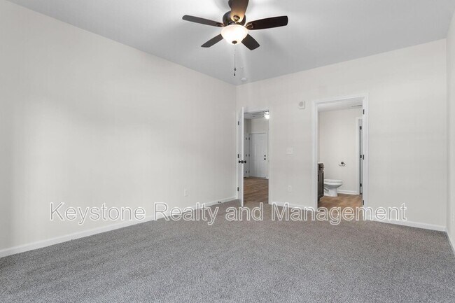 Building Photo - 109-B-109 E Johnson Cir