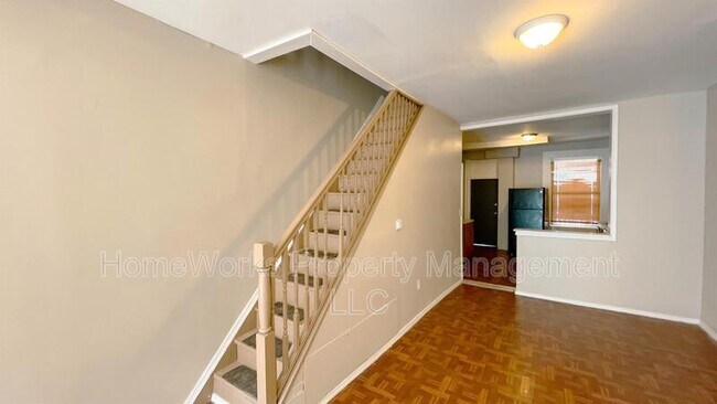 Building Photo - 317 S Mount St