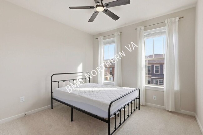 Building Photo - 201 Park Central Ter