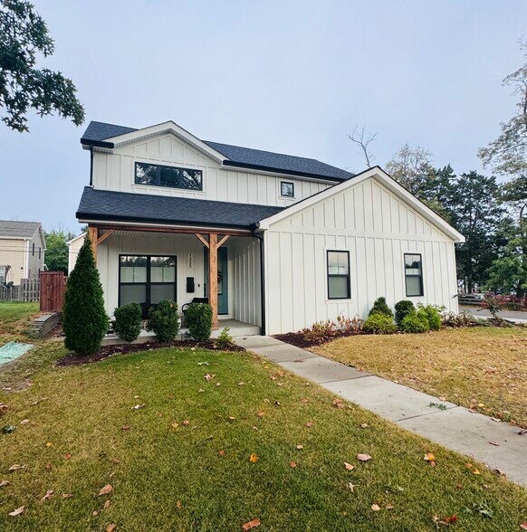 Primary Photo - 1235 Folger Ave