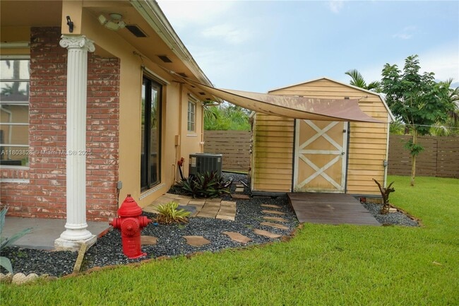 Building Photo - 4725 SW 109th Terrace