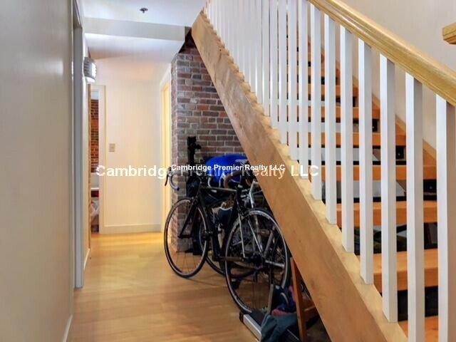 Building Photo - 21 Cottage Park Ave