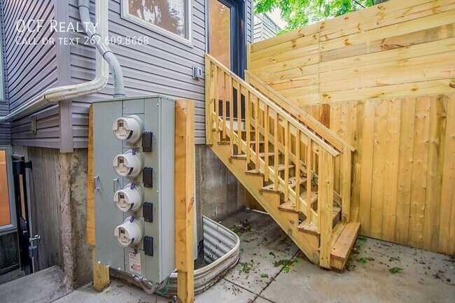 Building Photo - 1020 S 53rd St