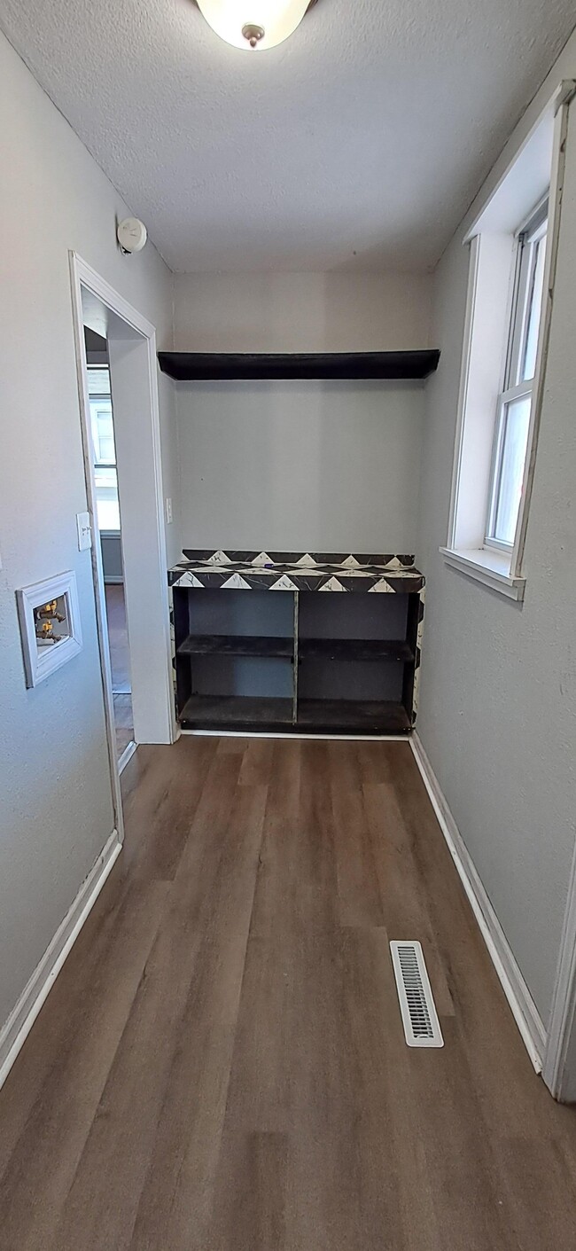 Building Photo - 107 Indiana Ave