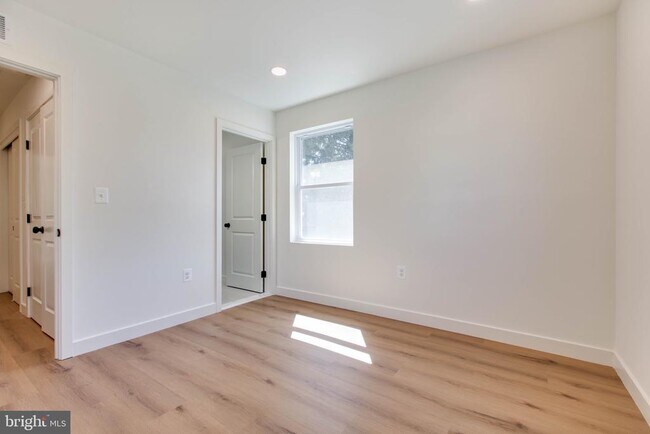 Building Photo - 118 Winters Ln
