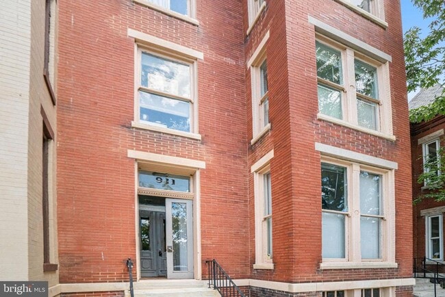 Building Photo - 911 Prince St