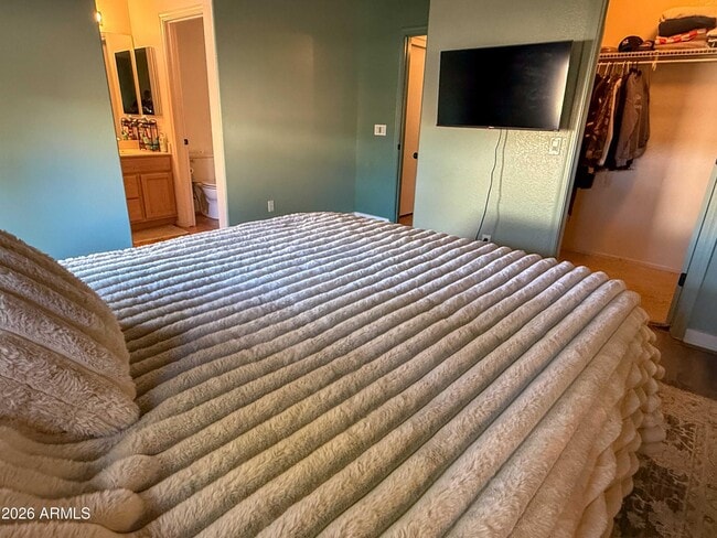 Building Photo - 6906 W Phelps Rd