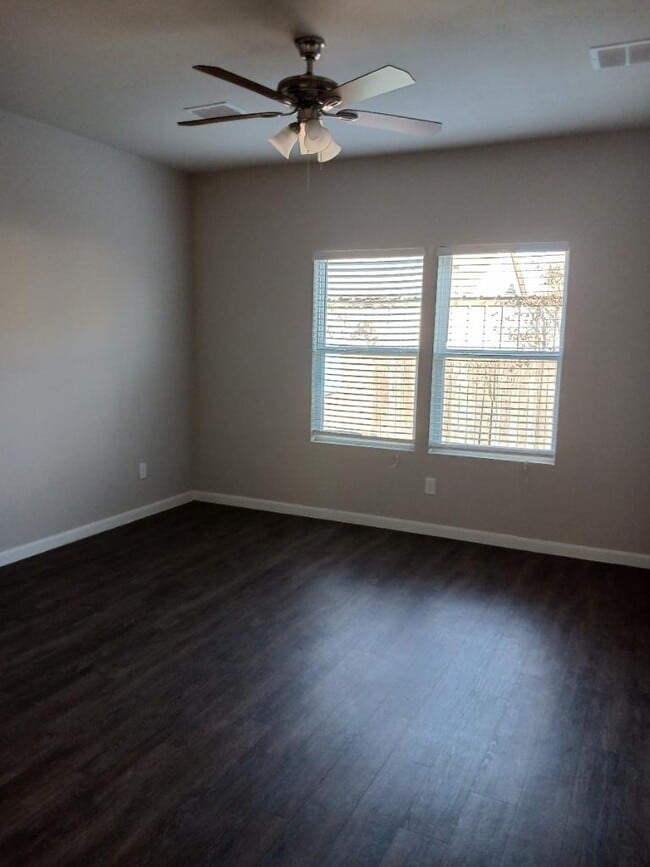 Building Photo - 21363 W Wallis Dr