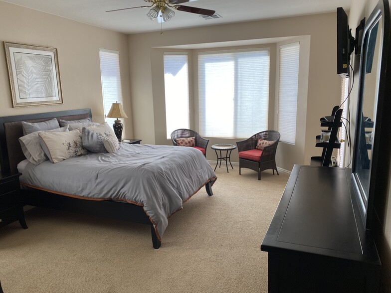 Building Photo - 1903 W Sunstar Dr