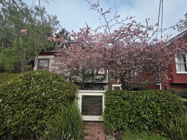 Building Photo - 1815 Francisco St