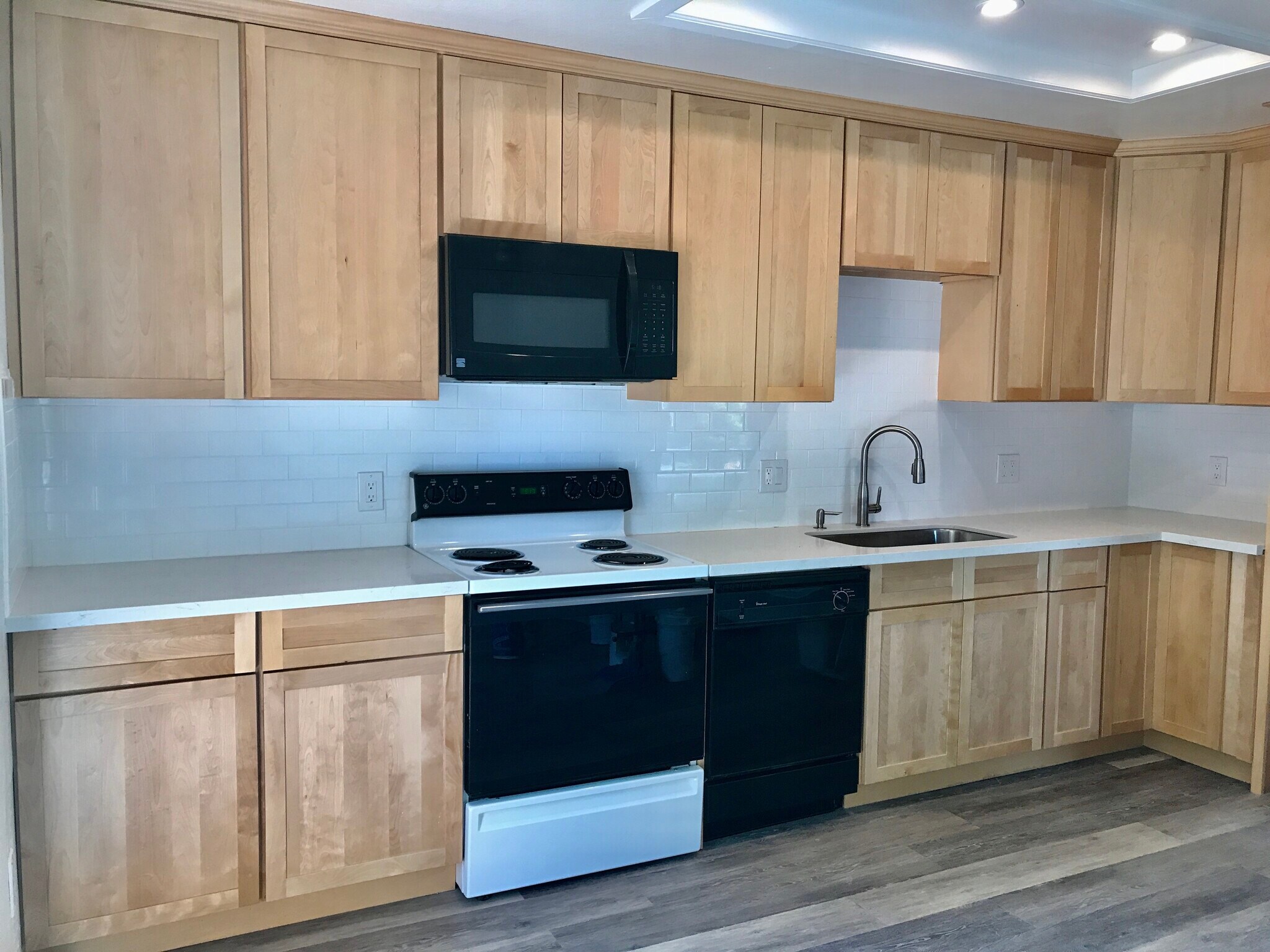 Building Photo - 515 Semple St