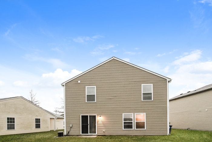 Building Photo - 824 Olmsted Dr