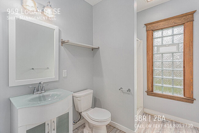 Building Photo - 959 Logan St SE