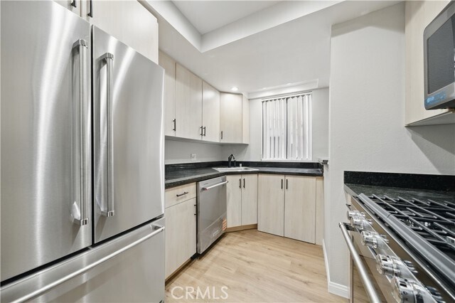 Building Photo - 7826 Topanga Canyon Blvd