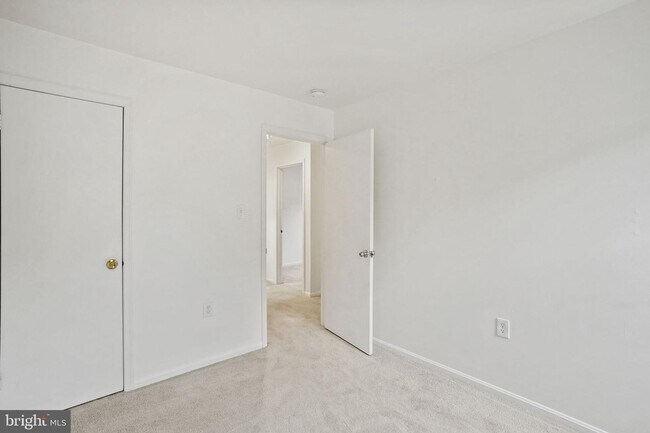 Building Photo - 9086 Brook Ford Rd
