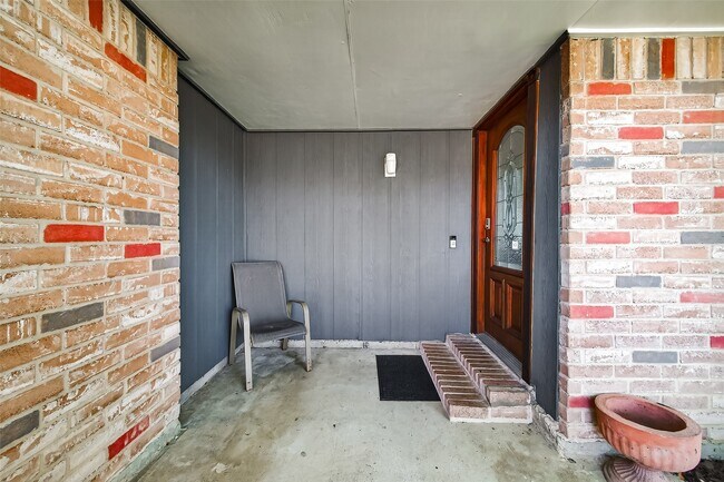 Building Photo - 5323 Windsong Trail