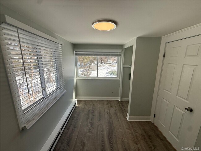 Building Photo - 26 Forest Ln