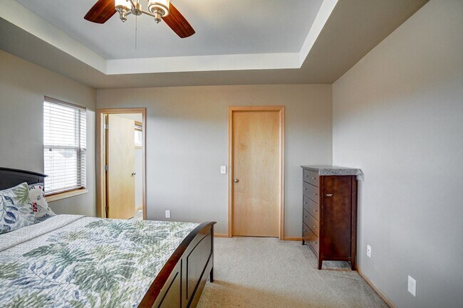 Building Photo - 818 Redan Dr