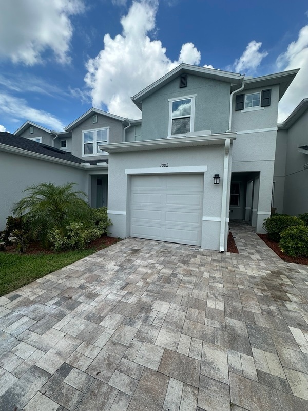 Building Photo - 1002 La Mirada Ct