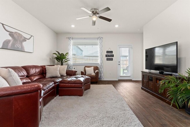 Building Photo - 117 Mackinac Ln