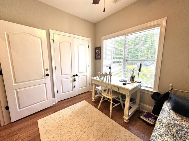 Building Photo - Stunning Home with an Upstairs Apartment or In-law Suite