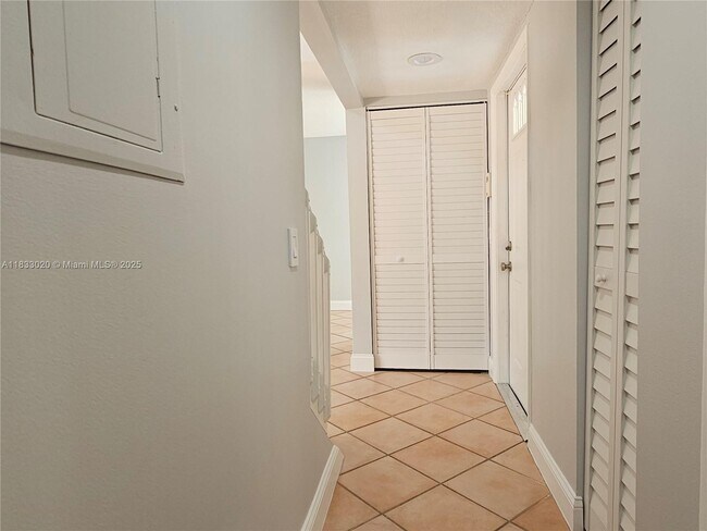 Building Photo - 1359 Springside Dr