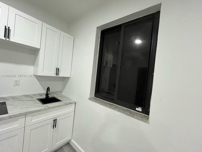 Building Photo - 555 SW 132nd Ave