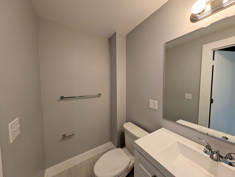 Building Photo - 356 Somerville Ave