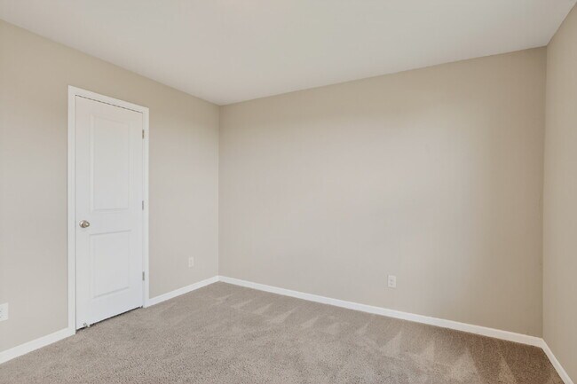 Building Photo - Spacious 4BR/2.5BA Home in El Reno — 2,213 Sq Ft, Move-In Ready