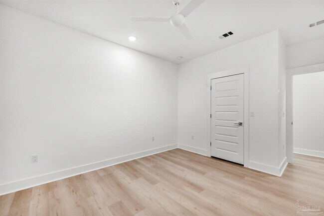 Building Photo - 17 N L St