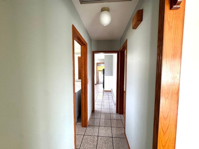 Building Photo - 2115 Sunnyside Ave