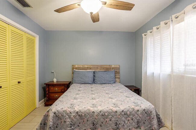 Building Photo - 2604 Campus Hill Dr