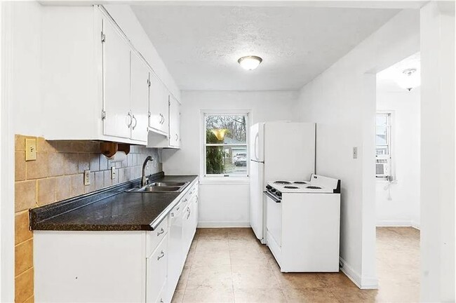 Building Photo - 3929 Fulton Ave