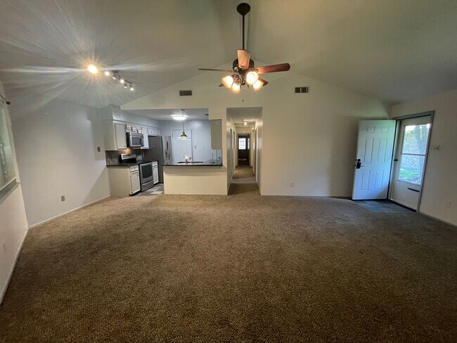 Building Photo - This spacious 3-bedroom, 2-bathroom apartment