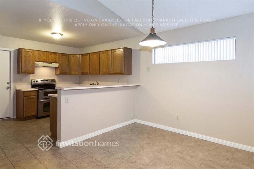 Building Photo - 11564 W Sage Dr