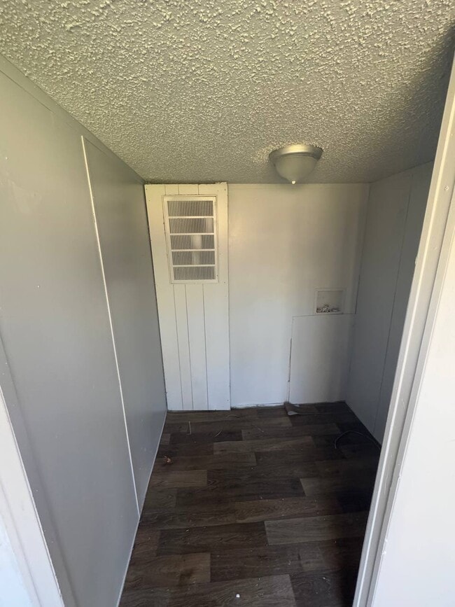 Building Photo - 132 Wyles Ln