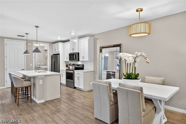 Building Photo - 14567 Edgewater Cir