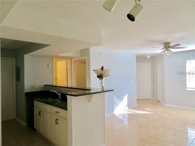 Building Photo - 3016 Parkway Blvd