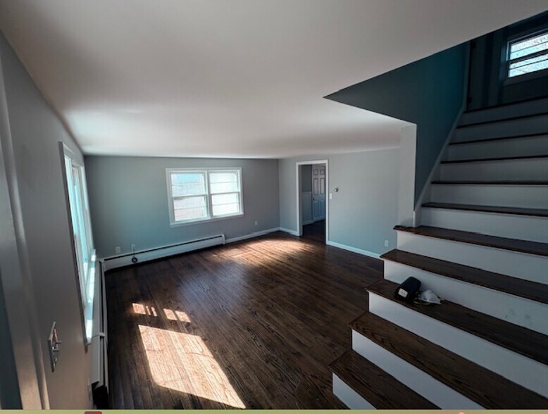 Building Photo - 50 Old West High St