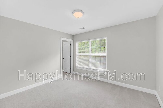 Building Photo - 2932 Sugarberry Ln