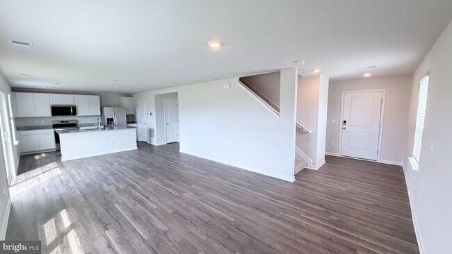 Building Photo - 107 Dinges St