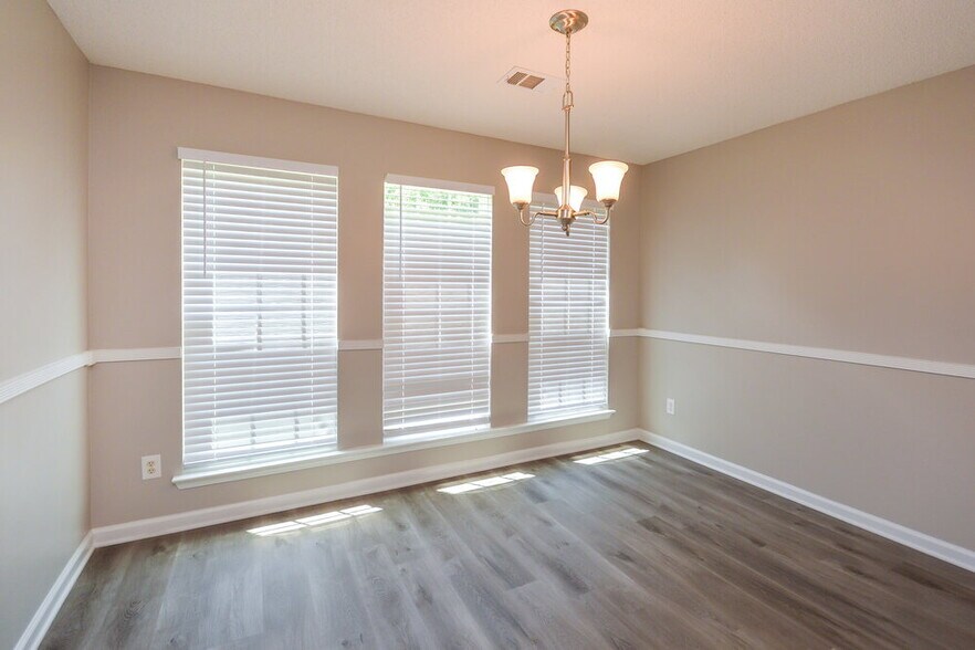 Building Photo - 260 Stone Ridge Way
