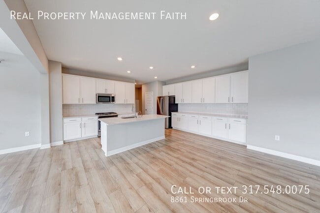 Building Photo - 8861 Springbrook Dr