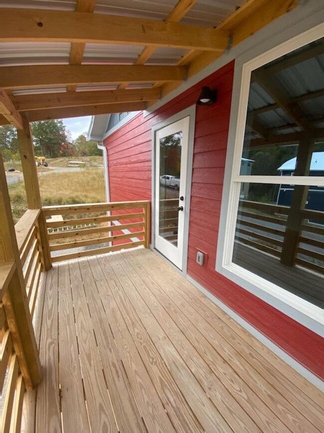 Building Photo - Rental- Swannanoa