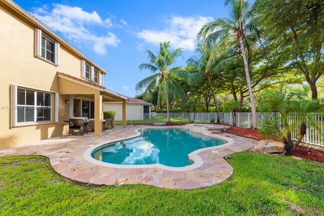 Building Photo - 4008 Staghorn Ln