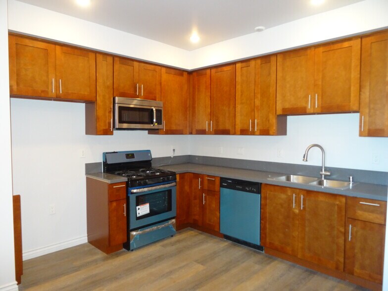 Building Photo - 18711 Sherman Way