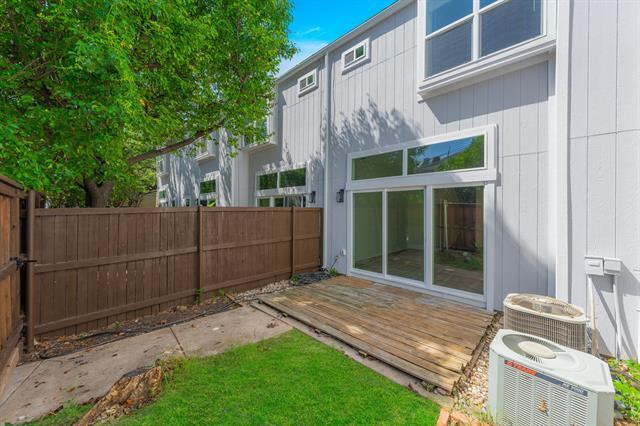 Building Photo - 2815 Welborn St