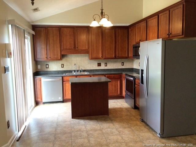 Building Photo - 696 Fairfield Cir