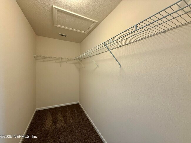 Building Photo - 2917 Buck Creek Pl