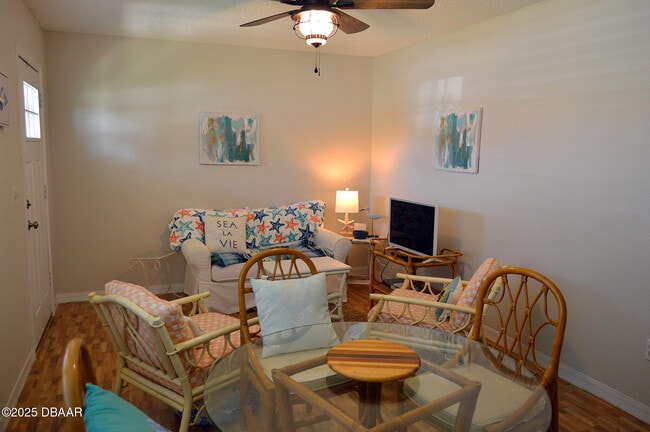 Building Photo - 64 Cardinal Dr